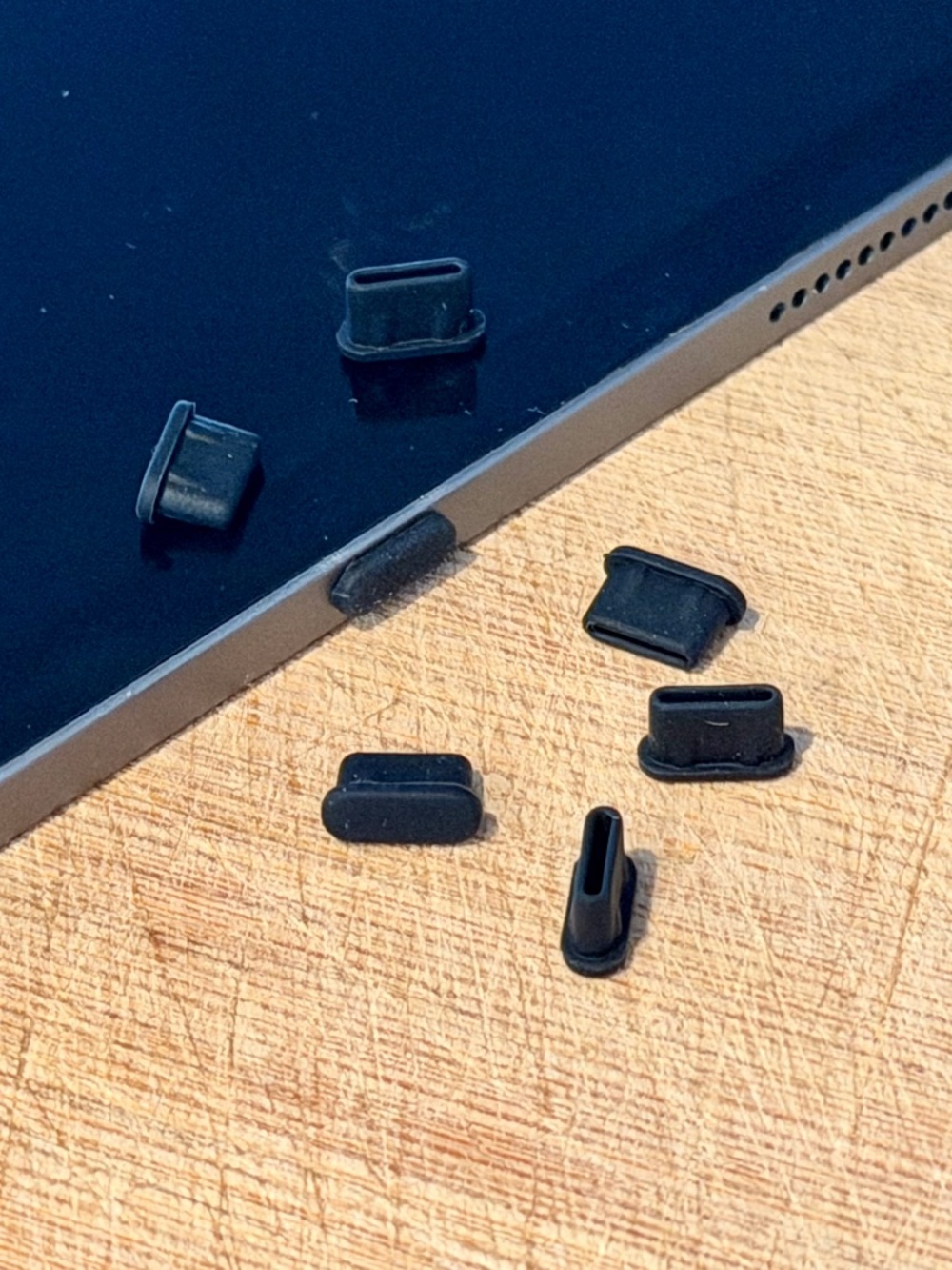 Black USB C Port Dust Plugs USB-C Protector Caps for Phone, Tablet - 5 Pcs